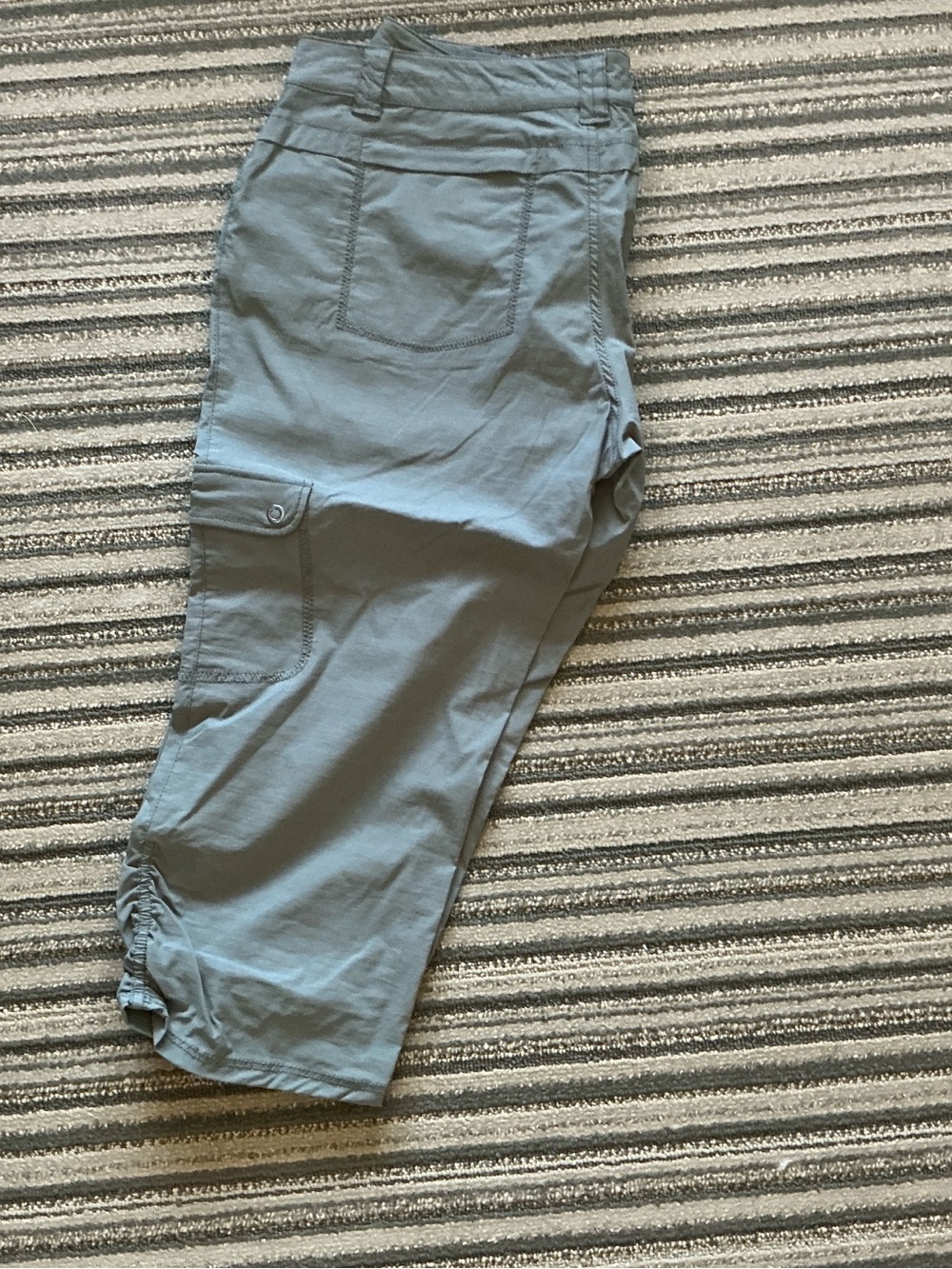 Women's Light Green Cargo Capris - Wind River